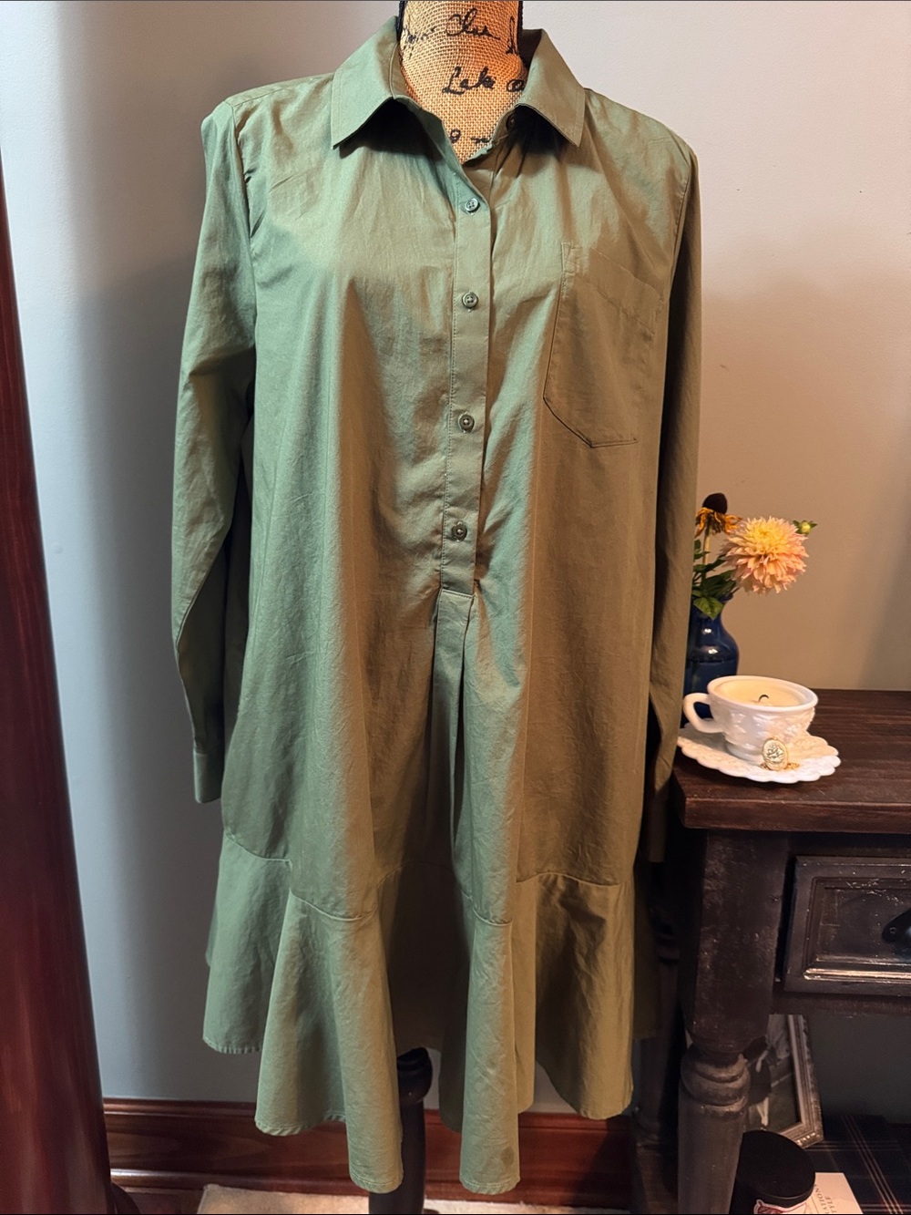 Crown & Ivy Relaxed Shirt Dress in Olive Green. Size PXL. NWT.